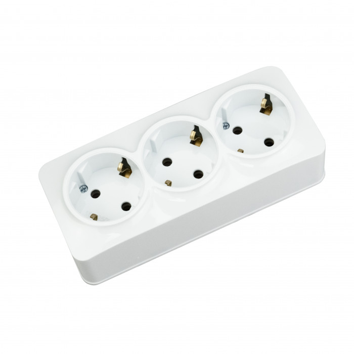 Трійна розетка з заземленням  біла POWER MAX-3е