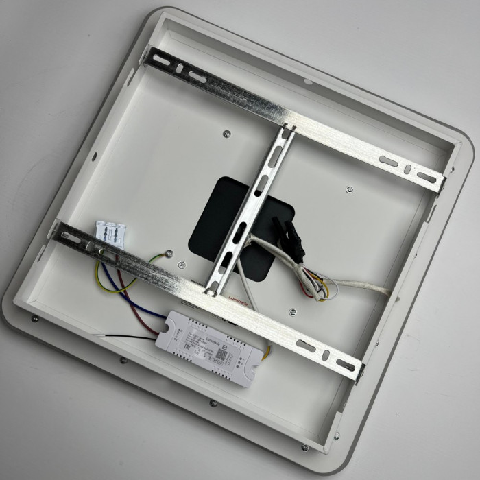 Світильник світлодіодний стельовий BRAVE 90W S400 APP WHITE/BLACK 220V IP20 з пультом ДУ